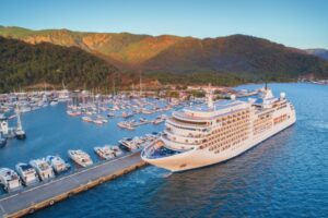 Escale portuaire lors d’une croisière tour du monde avec navire de luxe – prix croisière tour du monde
